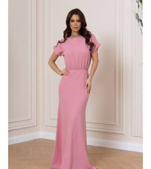 Розовое платье макси длины