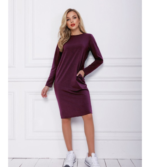 Фиолетовое трикотажное классическое платье