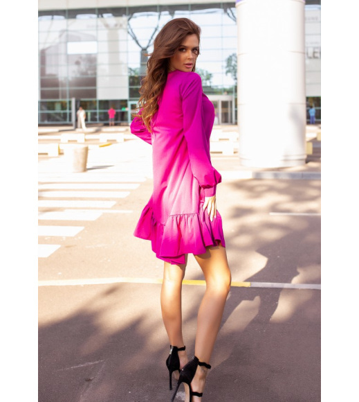 Фиолетовое свободное платье-трапеция с воланом