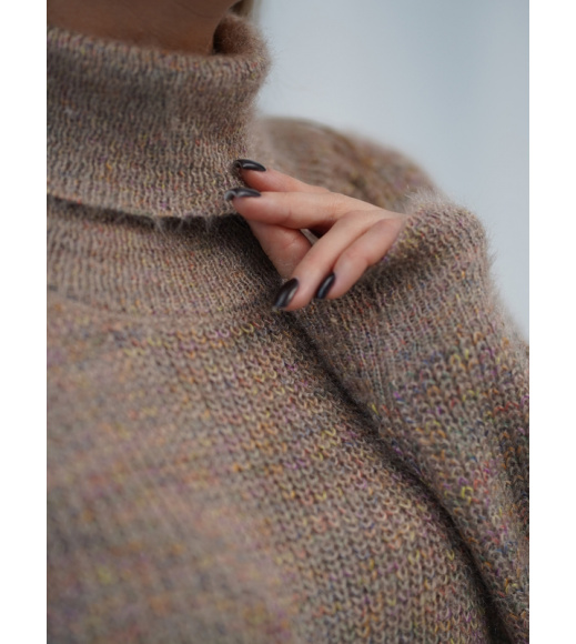 Бежевое платье-гольф из пряжи-травки