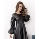 Черное кожаное платье с длинными рукавами