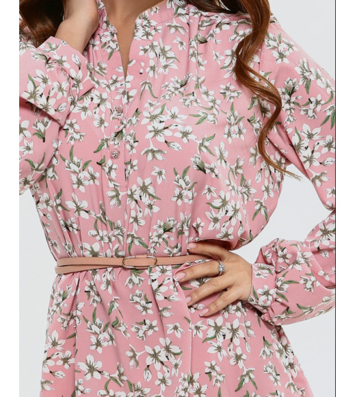 Розовое платье с короткой планкой на пуговицах