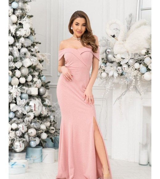 Розовое вечернее платье-годе с открытыми плечами
