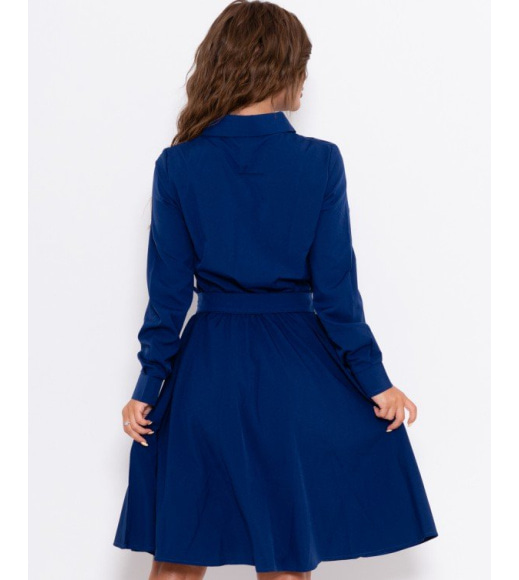 Синее платье-рубашка с длинными рукавами