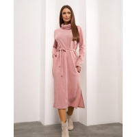Розовое ангоровое платье-гольф с боковыми разрезами