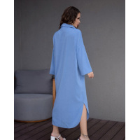 Голубое платье-рубашка свободного кроя