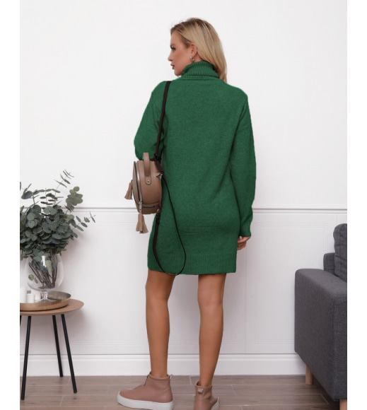 Зеленое вязаное фактурное мини платье
