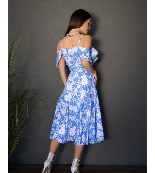 Блакитна квіткова сукня-халат з воланами
