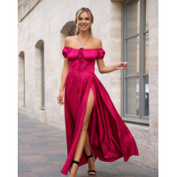 Шелковое длинное платье малинового цвета с разрезом