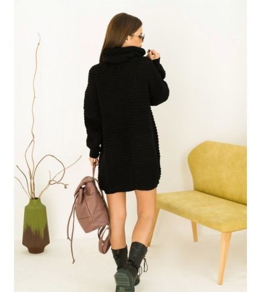 Чорне об`ємне плаття-светр з хомутом