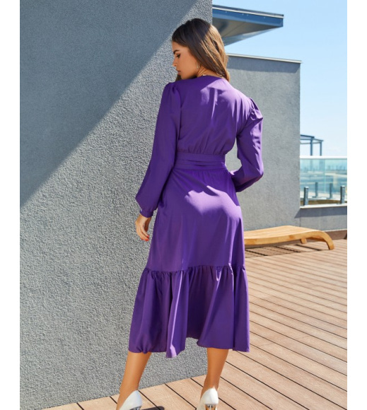 Фиолетовое длинное платье на пуговицах
