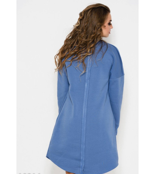 Голубое утепленное свободное платье с длинными рукавами и швами наружу