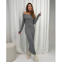 Серое длинное платье с открытыми плечами