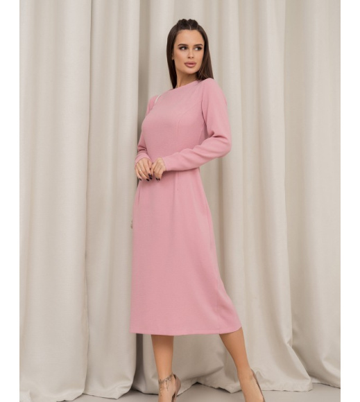 Розовое классическое платье с разрезом