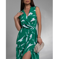 Зеленое платье на запах с принтом