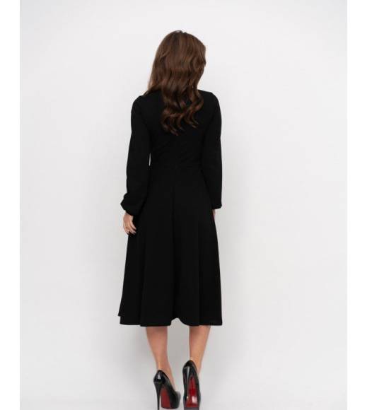 Чорне приталене плаття з французьким мереживом