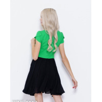 Черно-зеленое присборенное платье с баской