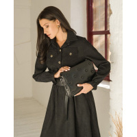Черное вельветовое платье-рубашка с длинными рукавами