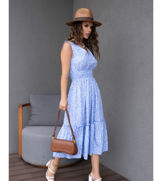 Ніжна блакитна сукня з V-подібними вирізами