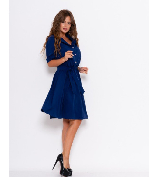 Синее приталенное платье с короткими рукавами
