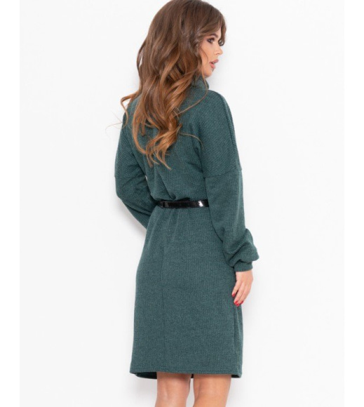 Зеленое ангоровое платье с воротником-хомутом