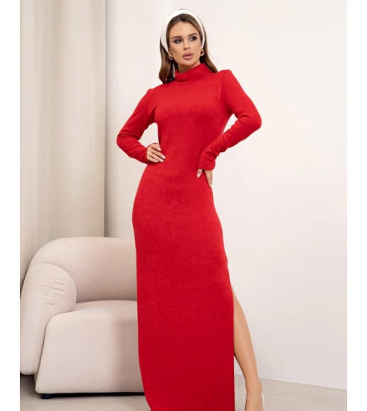 Красное ангоровое платье-гольф с боковым разрезом