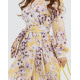 Платье на запах с цветочным принтом на желтом фоне