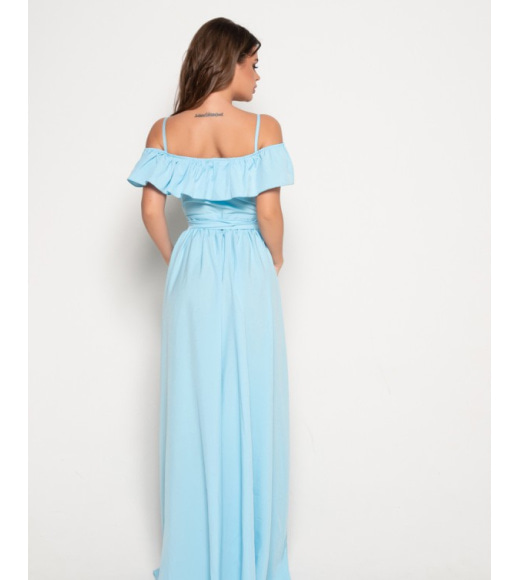 Блакитне довге плаття з відкритими плечима