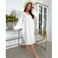 Молочное хлопковое платье с V-образной горловиной