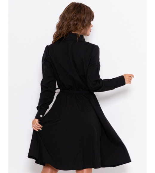 Черное платье-рубашка с длинными рукавами
