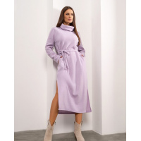 Сиреневое ангоровое платье-гольф с боковыми разрезами