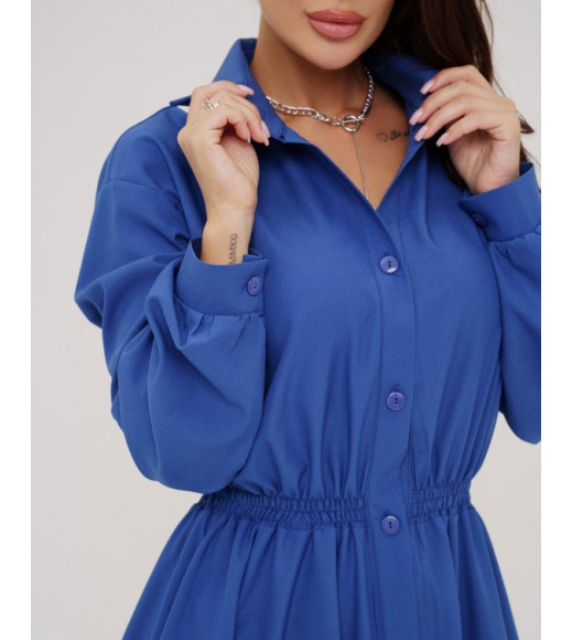 Синее платье-рубашка приталенного кроя