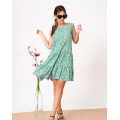Зеленое цветочное платье-трапеция без рукавов