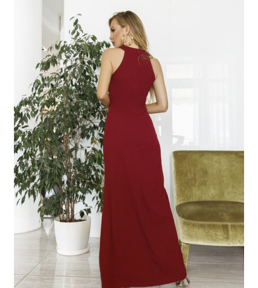Бордовое длинное платье из фактурного трикотажа