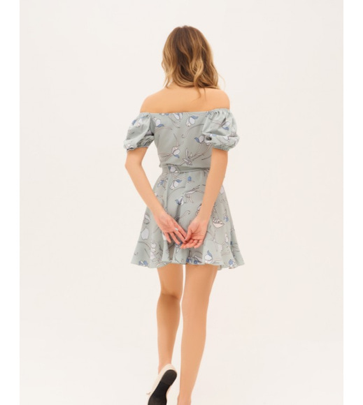 Оливковое короткое платье с рукавами-фонариками