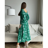 Зеленое цветочное платье с разрезом