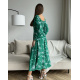 Зелена квіткова сукня з розрізом