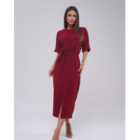 Бордовое классическое платье с разрезом