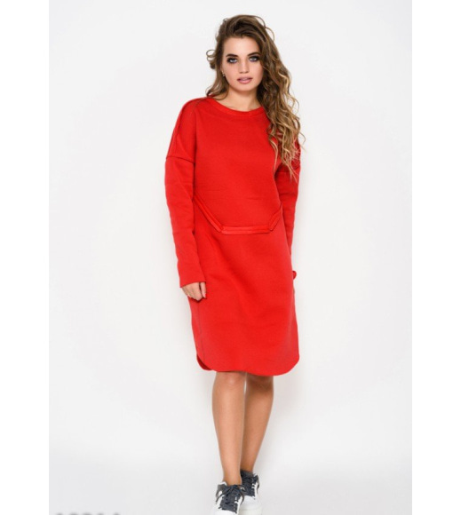 Червоне утеплене вільне плаття з довгими рукавами та швами назовні