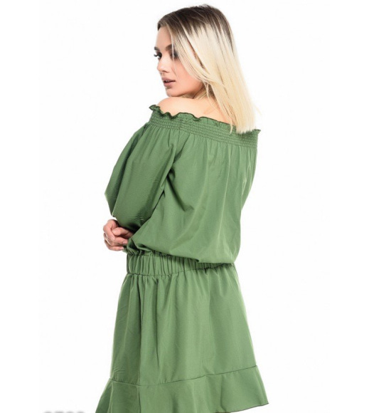 Серо-зеленое короткое платье с отрытыми плечами