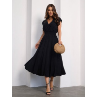 Черное льняное платье с декольте на запах