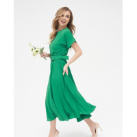 Зеленое классическое платье с расклешенным низом