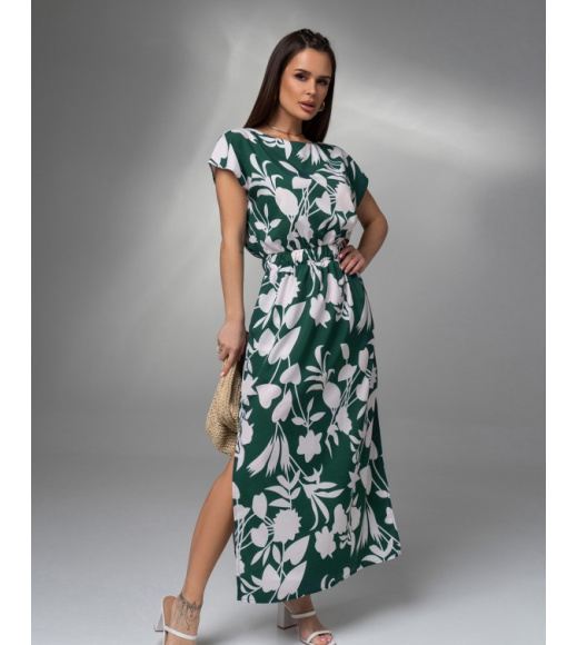 Зеленое длинное платье с разрезами