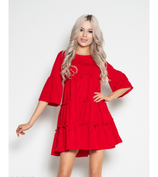 Червона сукня-трапеція з рюшами та воланами