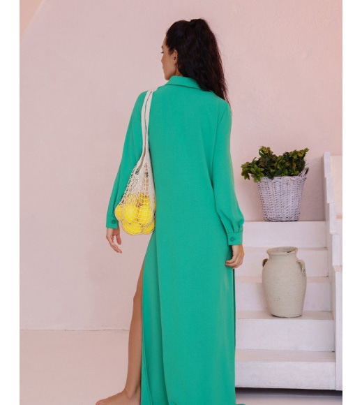 Зеленое платье-рубашка с высокими разрезами