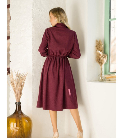 Бордовое вельветовое платье-рубашка с длинными рукавами