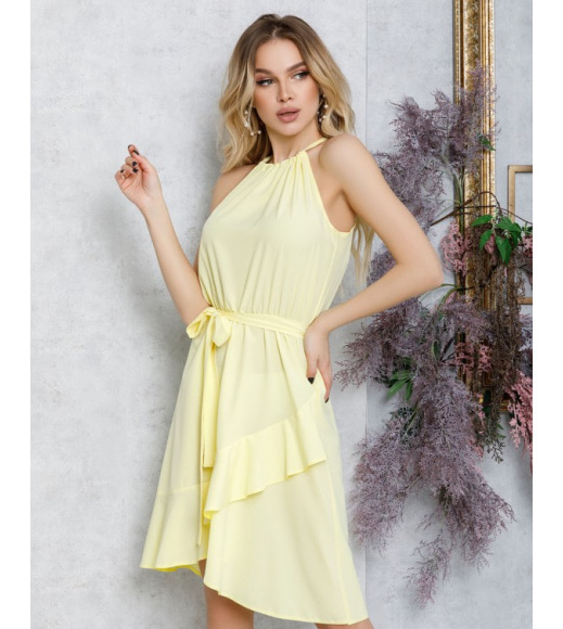 Желтое платье с запахом на юбке