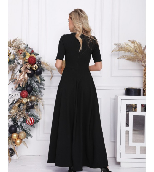 Классическое черное платье с длиной в пол