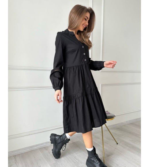 Чорна бавовняна сукня з мереживними вставками