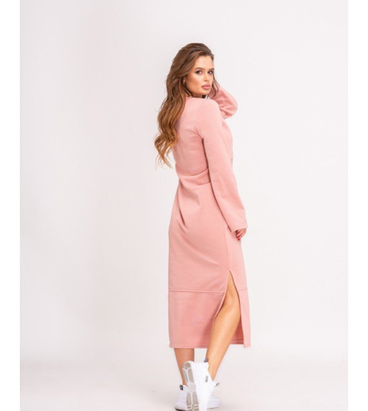 Розовое удлиненное платье утепленное флисом